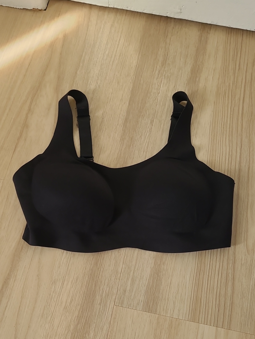 Knix Seamless Black Wireless Comfort Bra